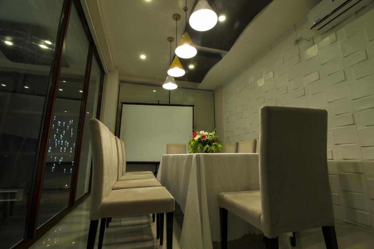 Baypark Hotel Calbayog Exteriör bild